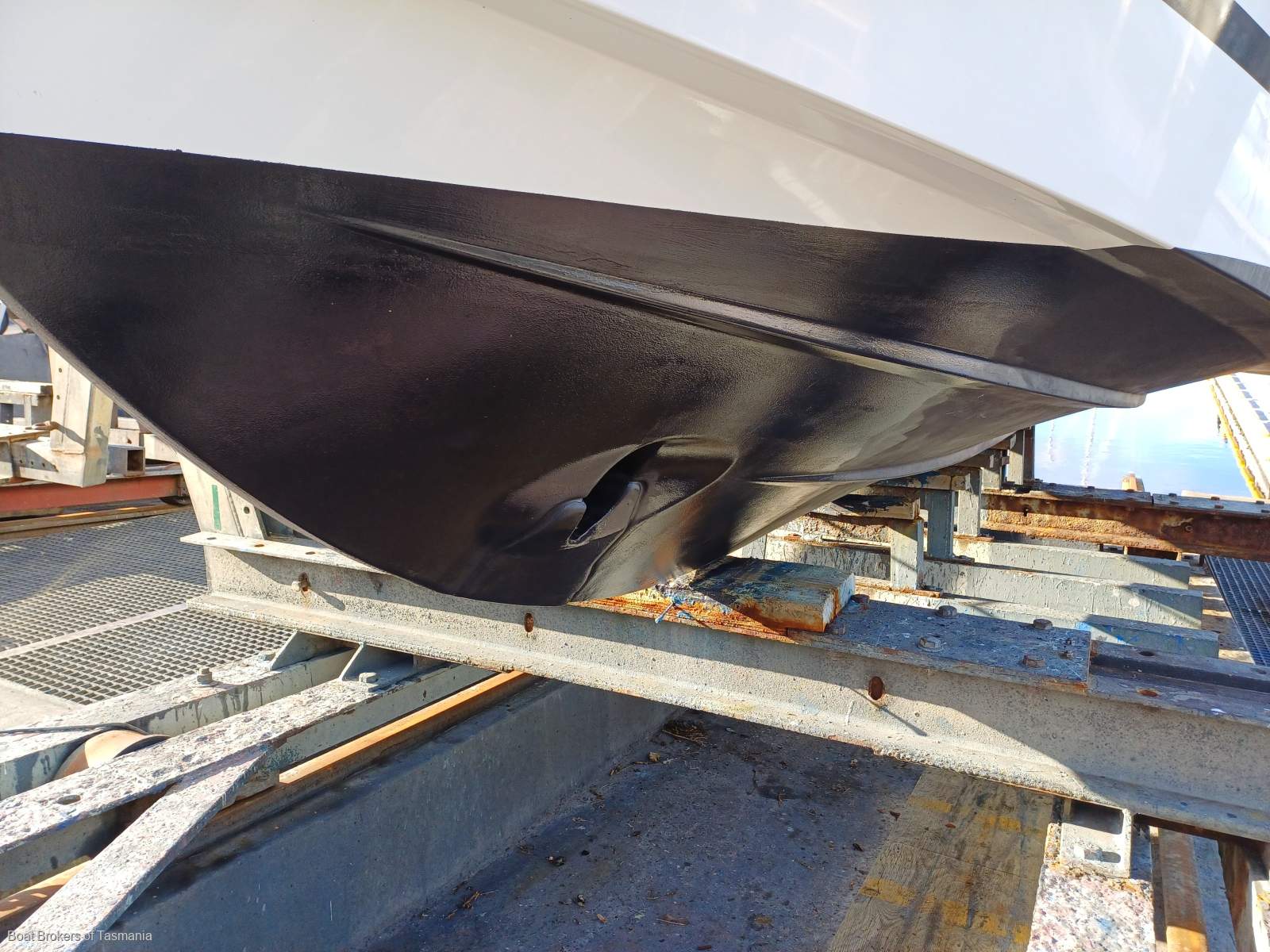 Vin et Fromage Jeanneau Merry Fisher 795 Series 2 Low hours, slipped, antifouled, serviced. Boat Brokers of Tasmania