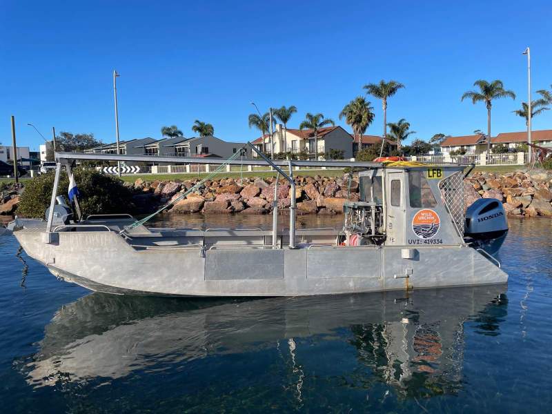 T Craft Oyster Punt - work boat diving/aquaculture/construction