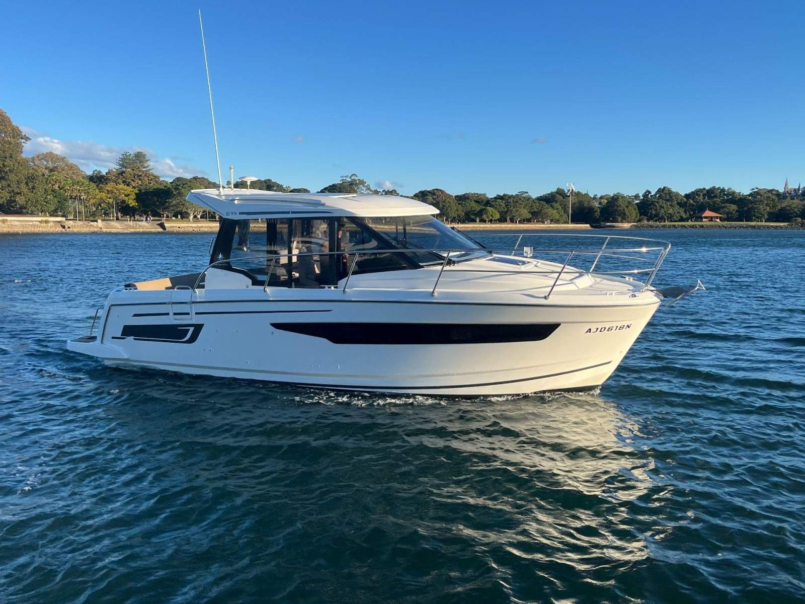 Jeanneau Merry Fisher 895