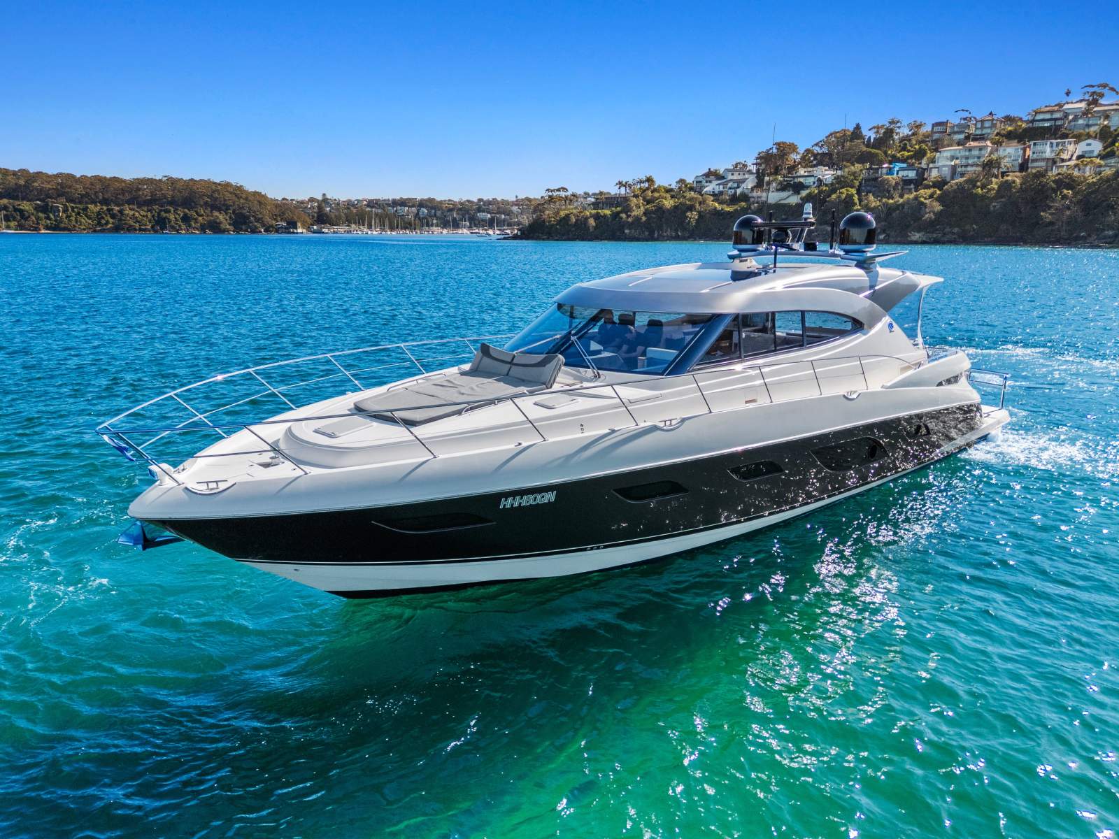 Riviera 6000 Sport Yacht Platinum Edition
