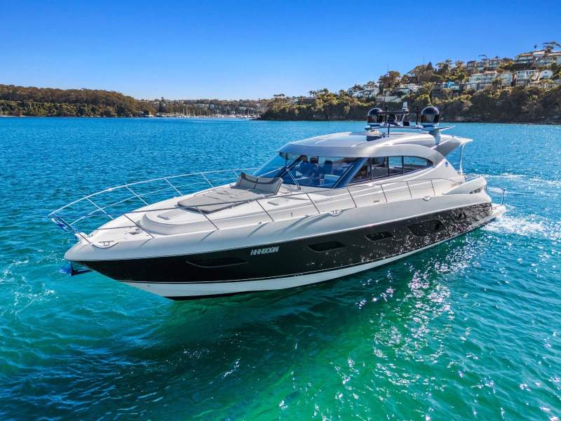 Riviera 6000 Sport Yacht Platinum Edition