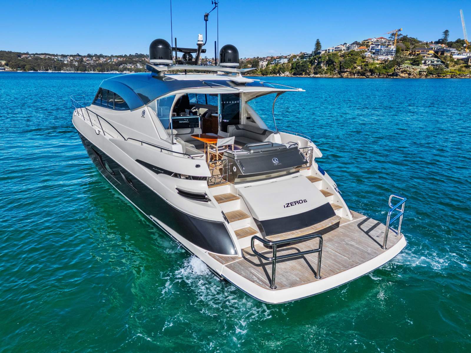 Riviera 6000 Sport Yacht Platinum Edition