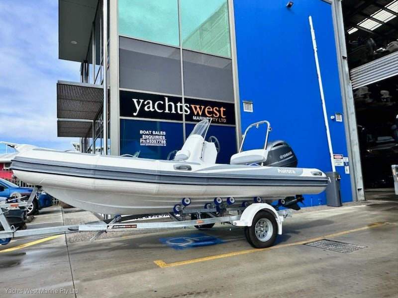 Aurora Adventure V550 Centre Console RIB