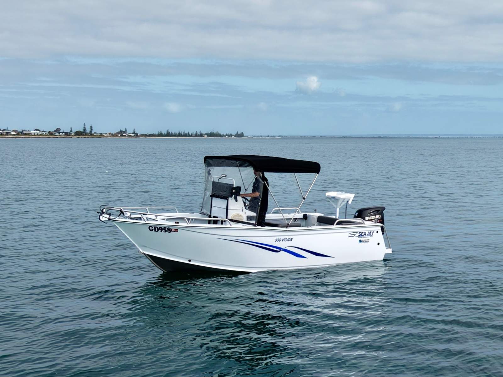 Sea Jay 5.50 Vision Centre Console Low Hours Mint Condition