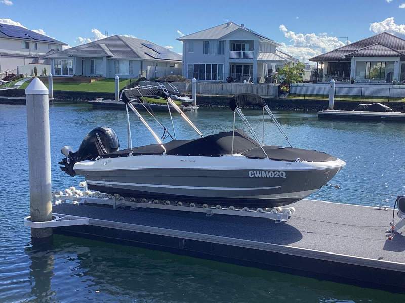 Bayliner VR4