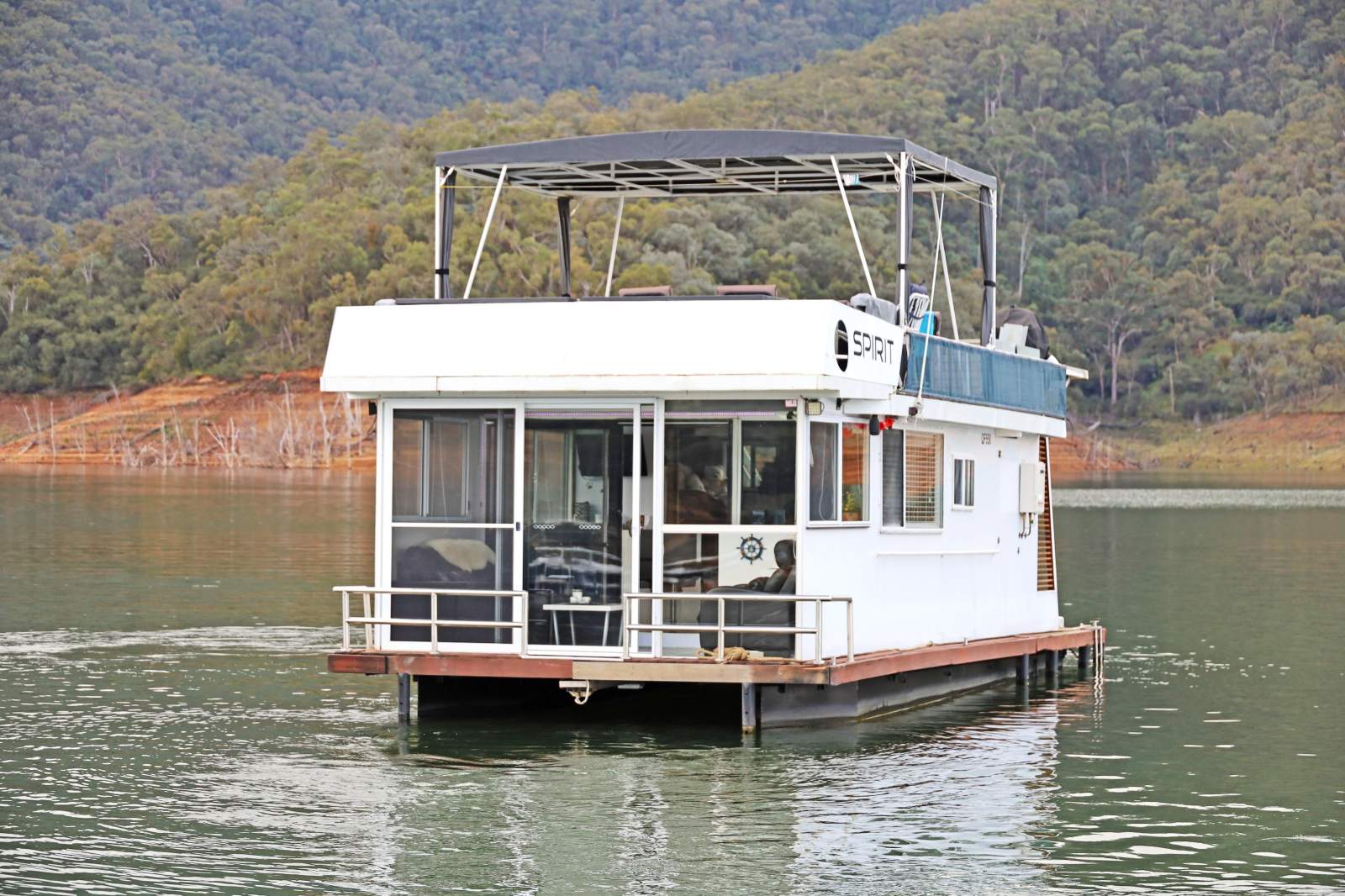 Spirit Houseboat Holiday Home on Lake Eildon:Spirit @ Lake Eildon