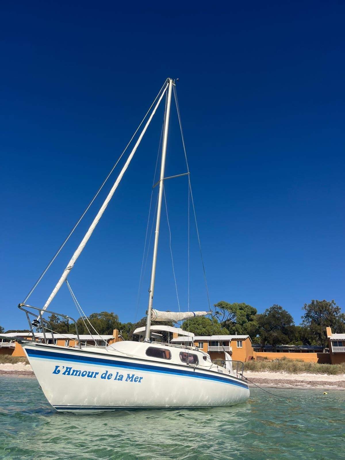 Austral 20 L'Amour de le Mer - The Love of the Ocean