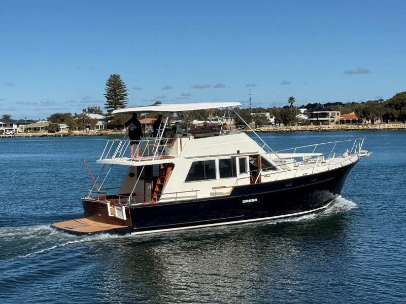 Kong Halvorsen Island Gypsy 44 Rare Flush Deck Model!
