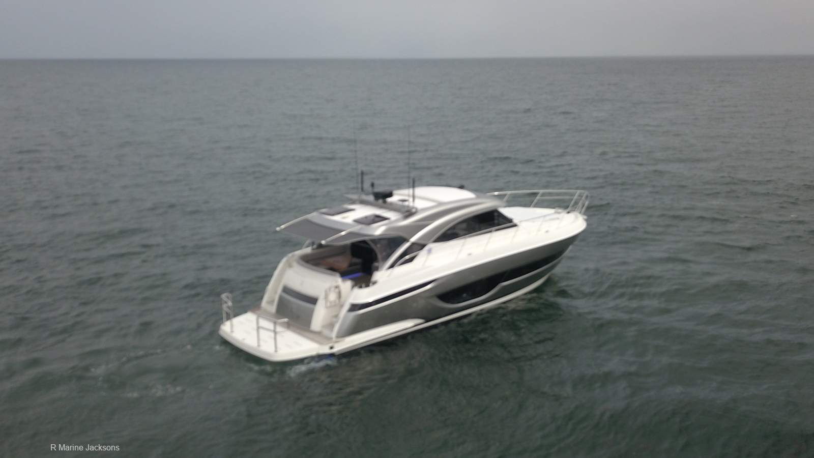 Riviera 4600 Sport Yacht Platinum Edition
