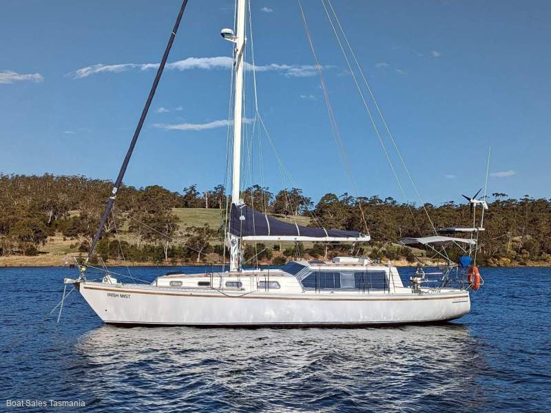 Challenger 39 Pilothouse "Irish Mist"