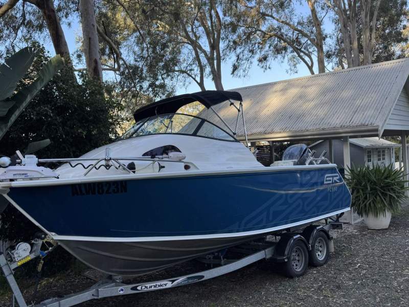Gulf Runner 590 Fishing Cuddy