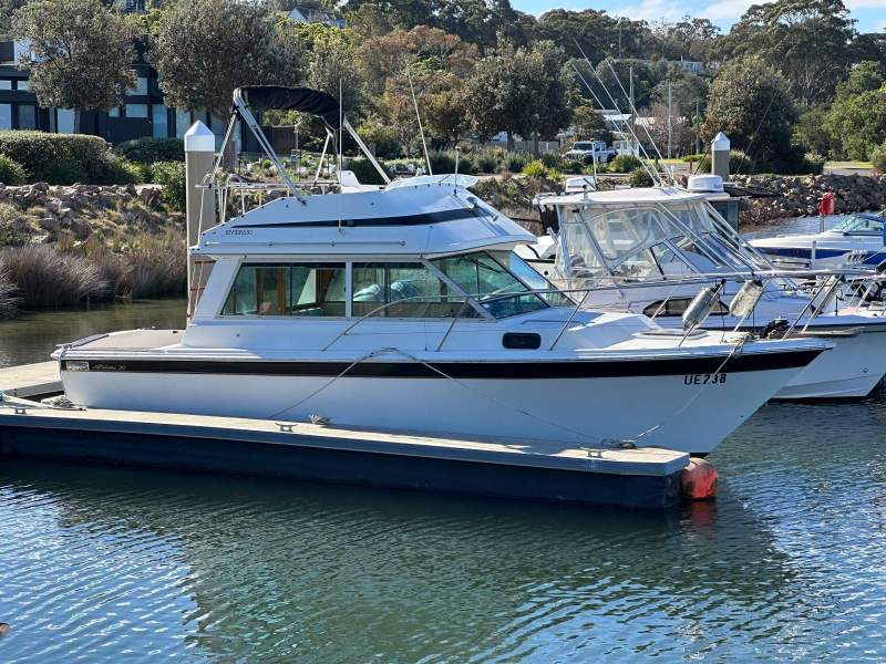Riviera 30 Flybridge