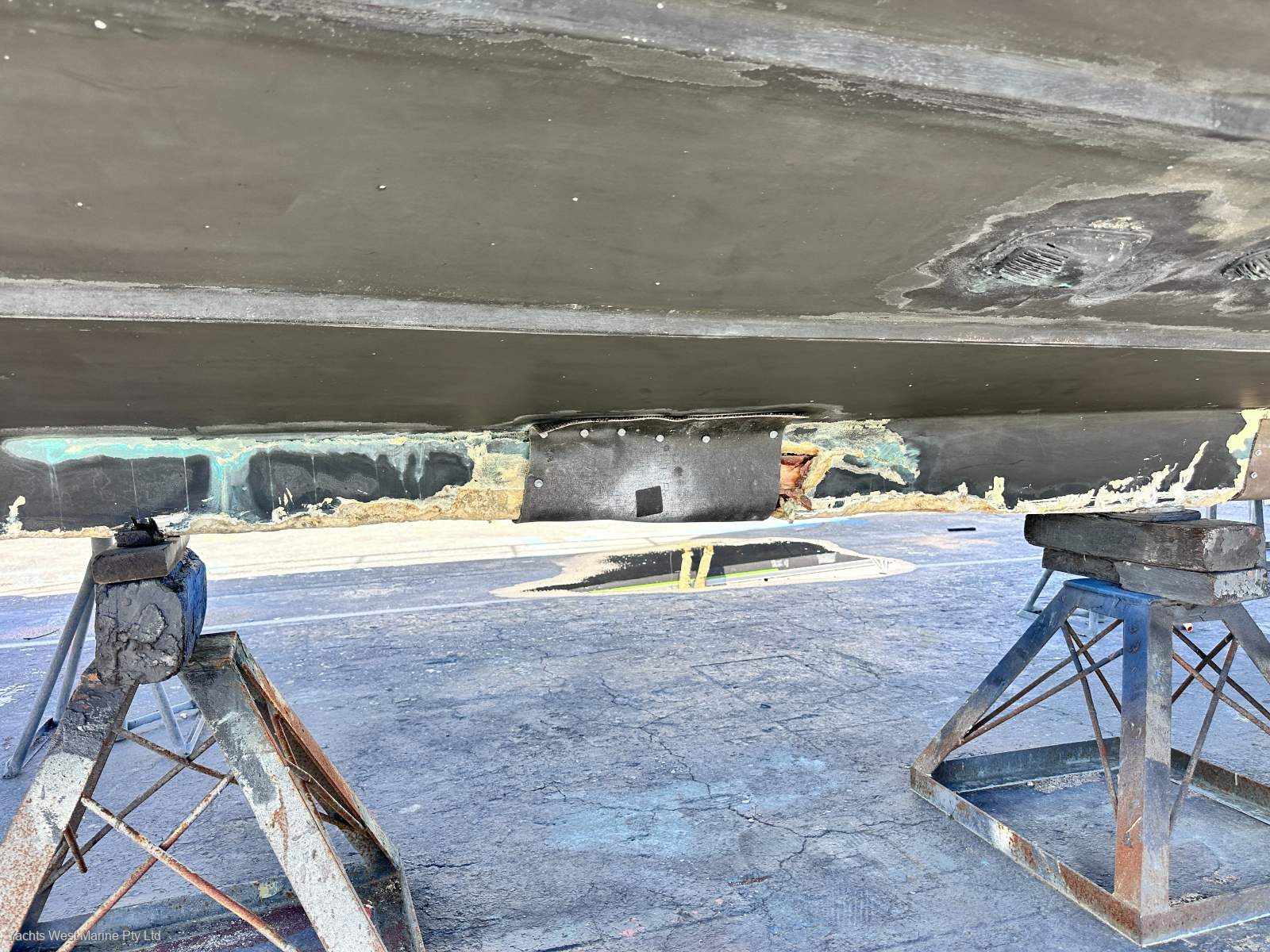 Riviera 43 Open Flybridge Extended to 45 Foot:Keel Damage
