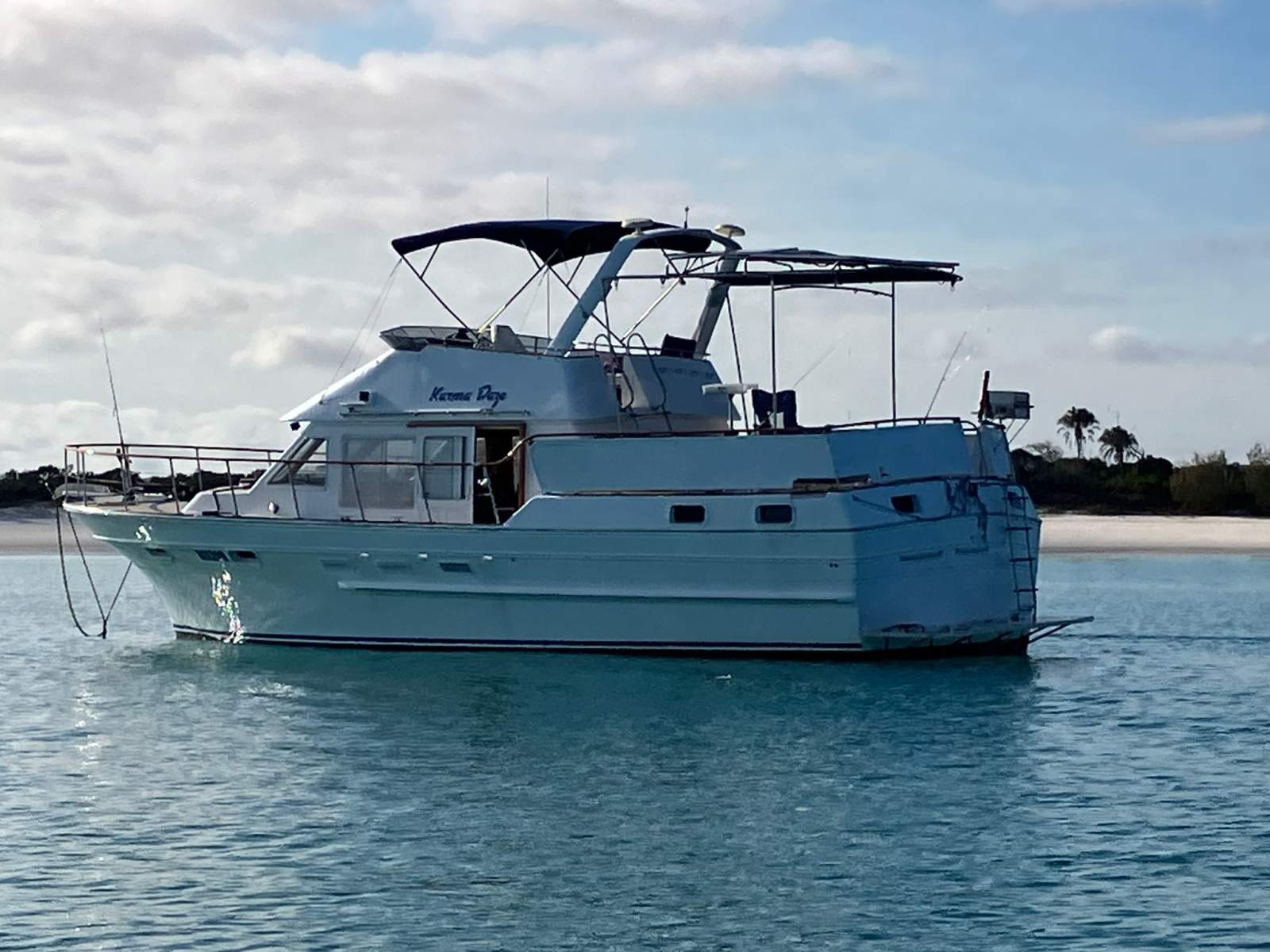 Ranger 40 Flybridge Aft cabin