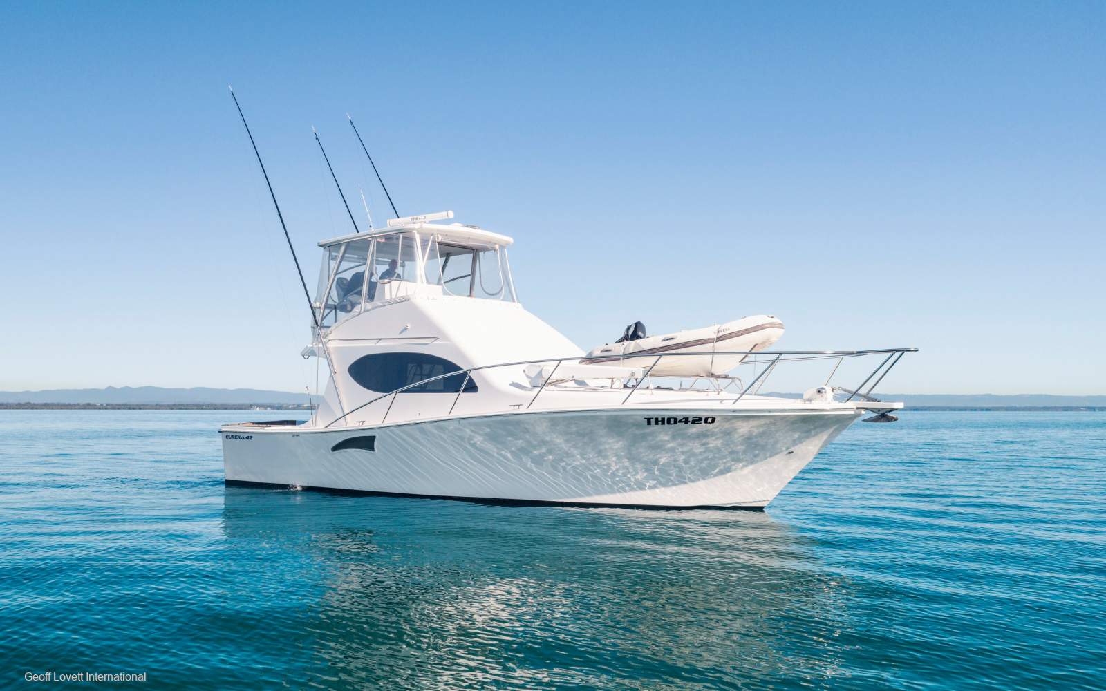 Eureka 42 Flybridge SERIOUSLY BUILT. SERIOUSLY CAPABLE.
