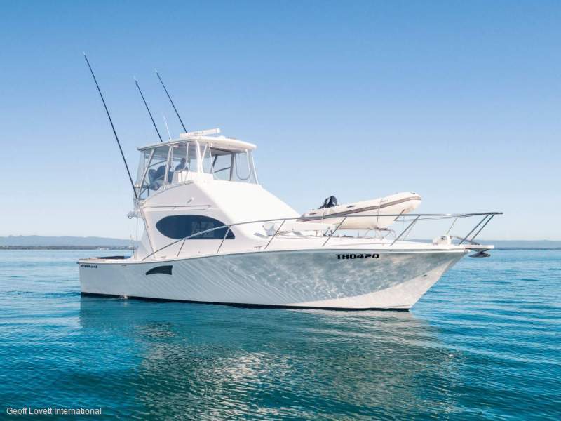 Eureka 42 Flybridge SERIOUSLY BUILT. SERIOUSLY CAPABLE.