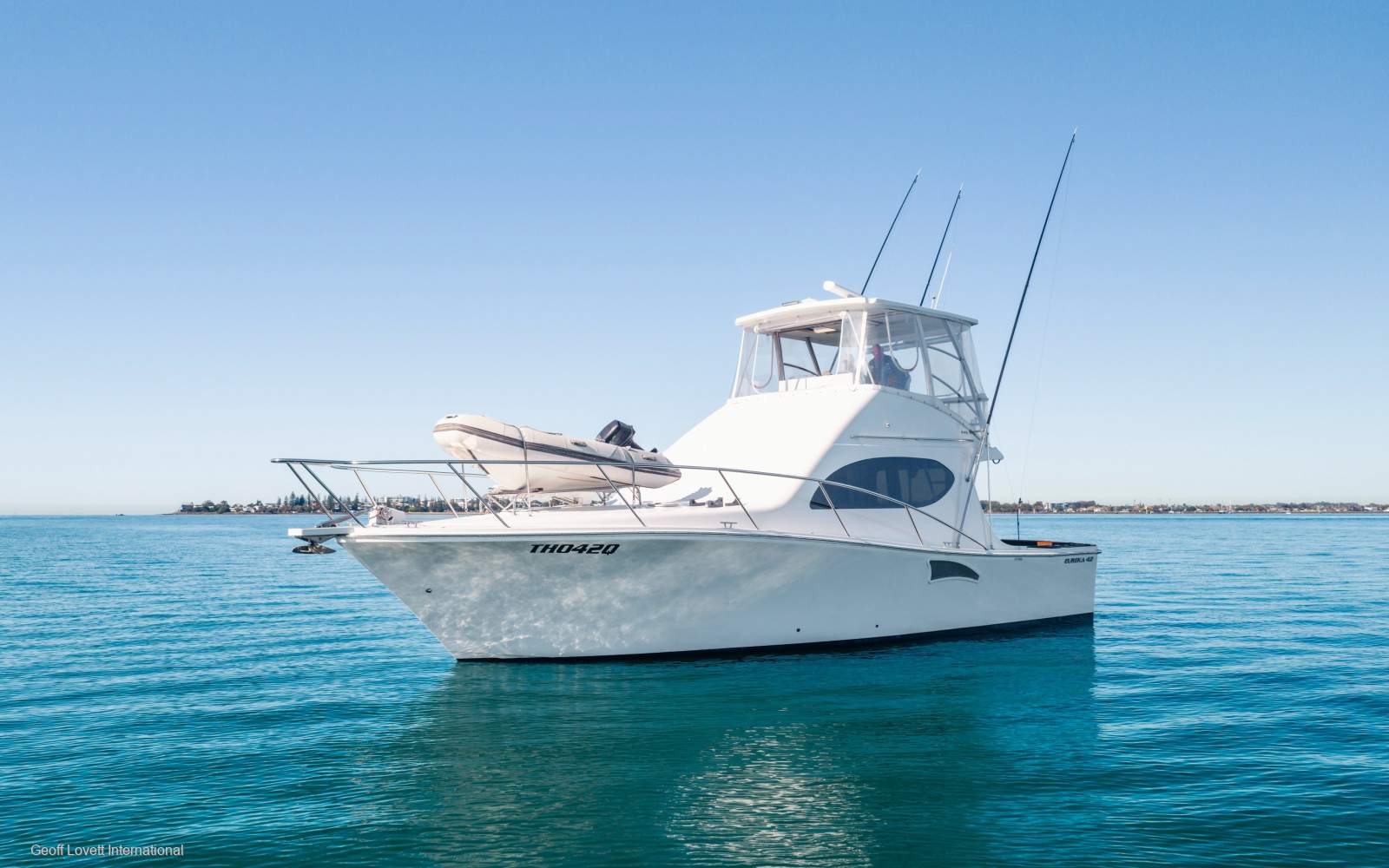 Eureka 42 Flybridge SERIOUSLY BUILT. SERIOUSLY CAPABLE.