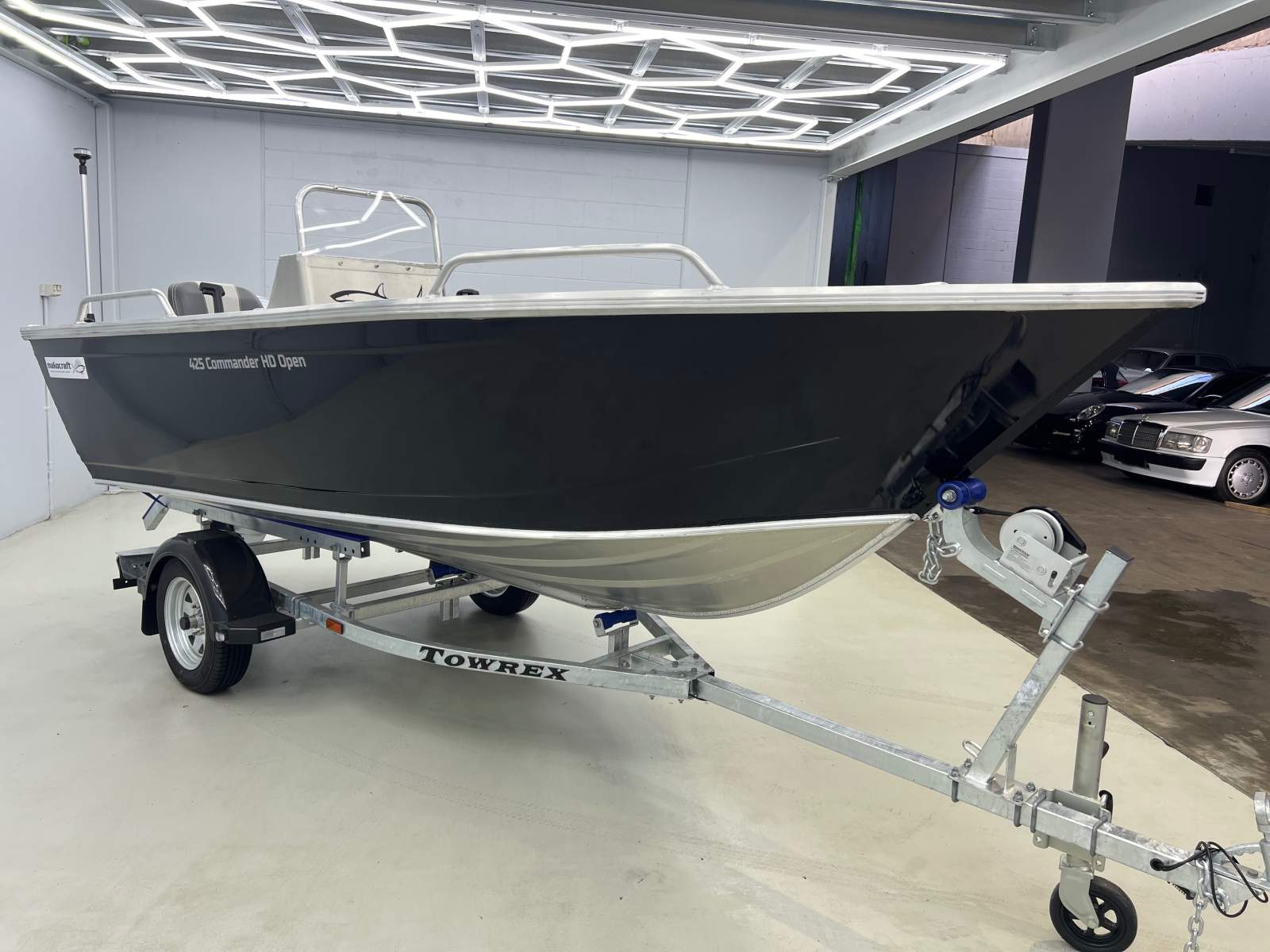 New Makocraft 425 Commander HD Open
