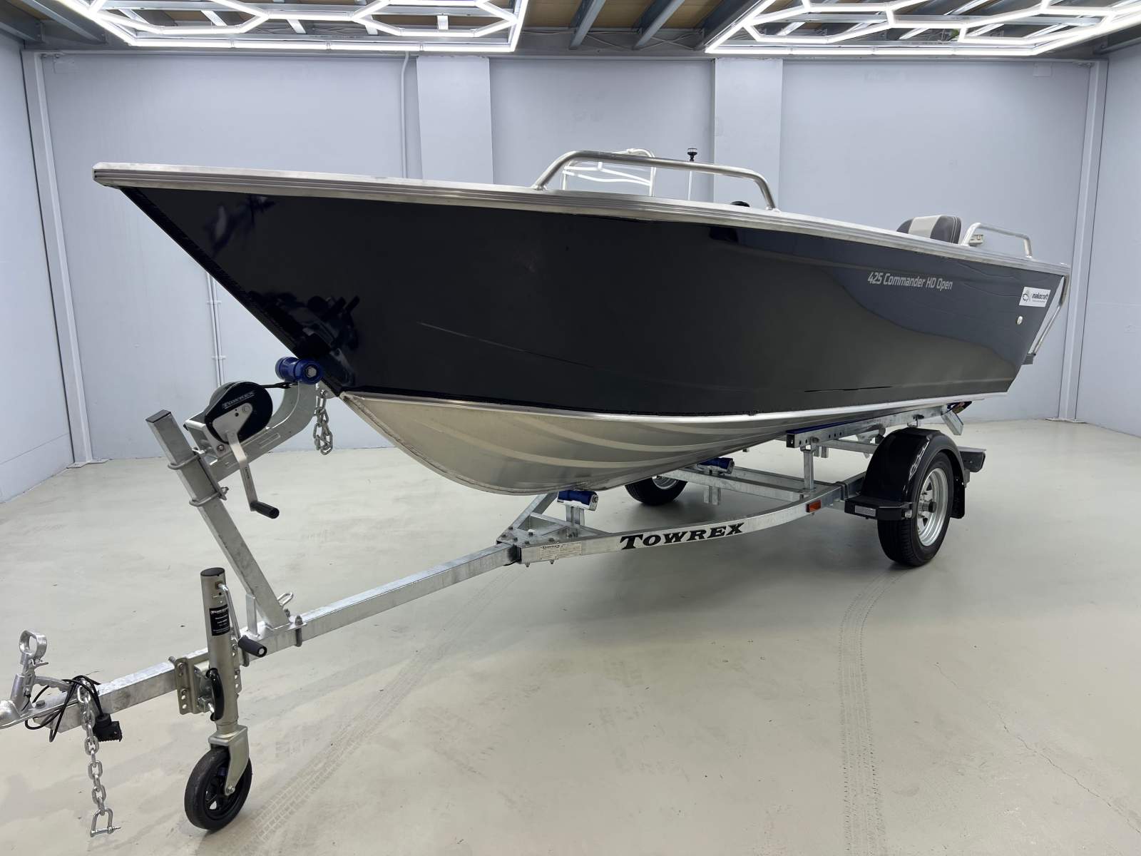New Makocraft 425 Commander HD Open