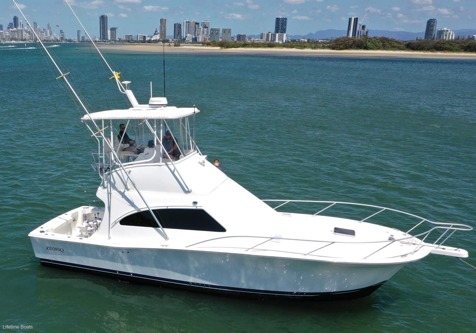 Luhrs 36 Convertible Sports Fishing Flybridge