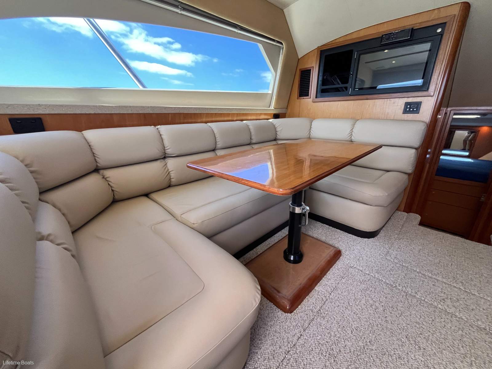 Luhrs 36 Convertible Sports Fishing Flybridge