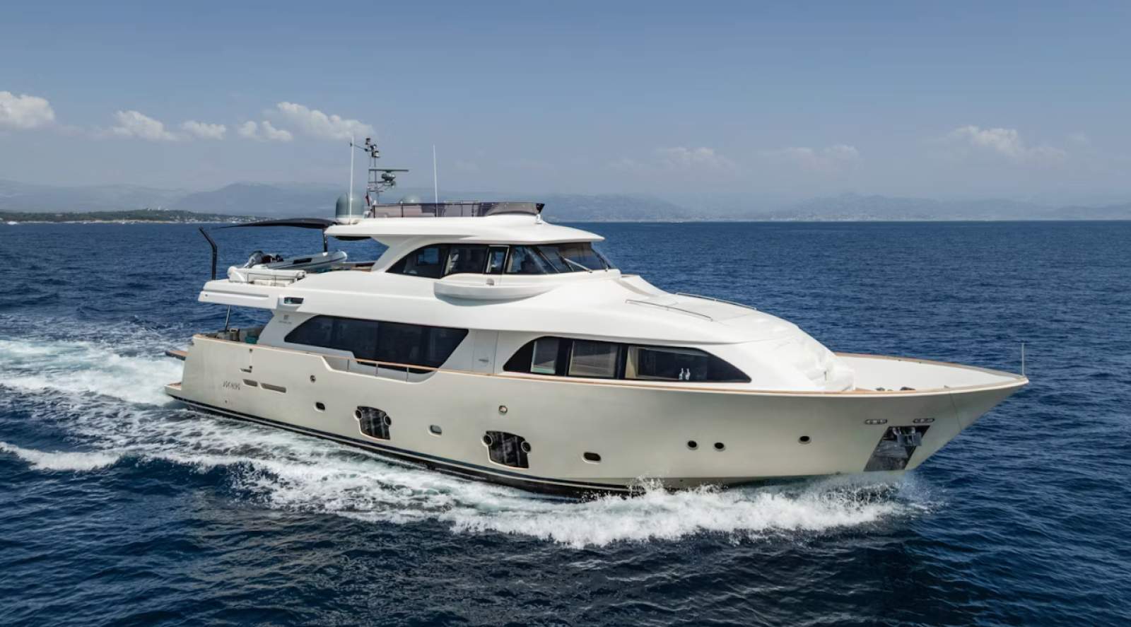 Custom Line Navetta 26