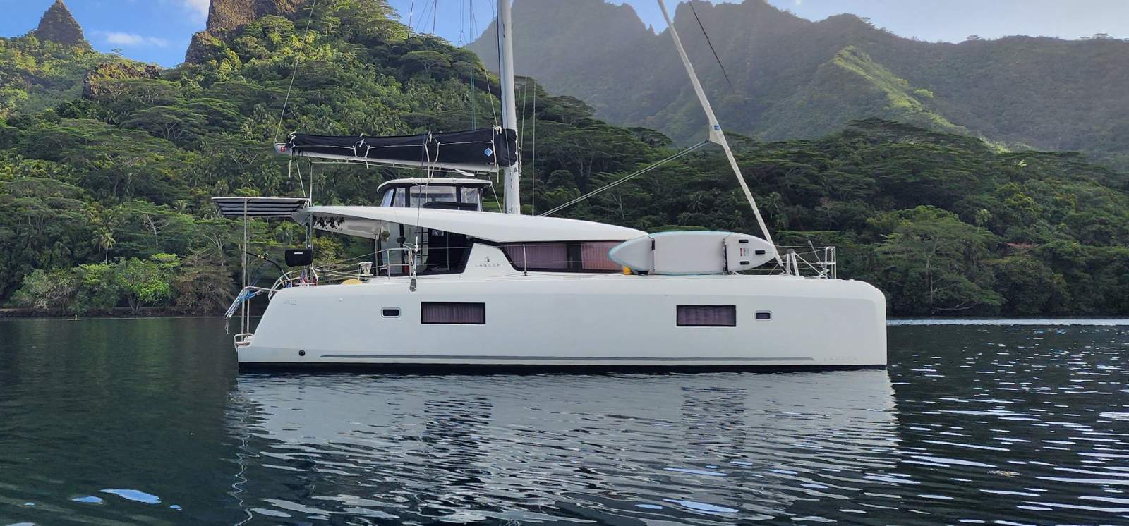 Lagoon 42 Owners Version