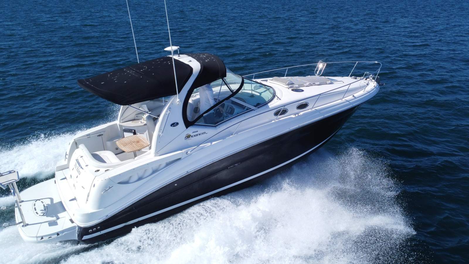 Sea Ray 355 Sundancer Sports Cruiser