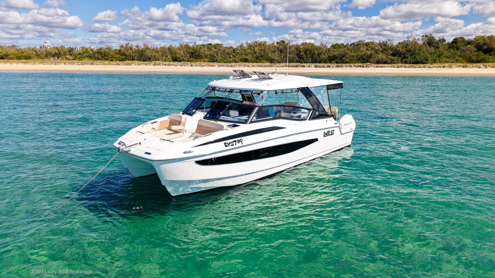 Aquila 32 Sport Power Catamaran