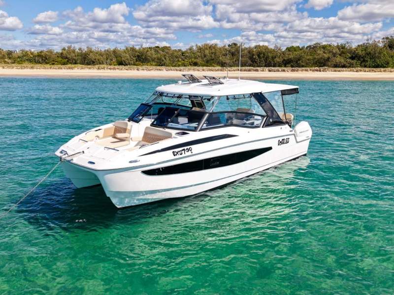 Aquila 32 Sport Power Catamaran