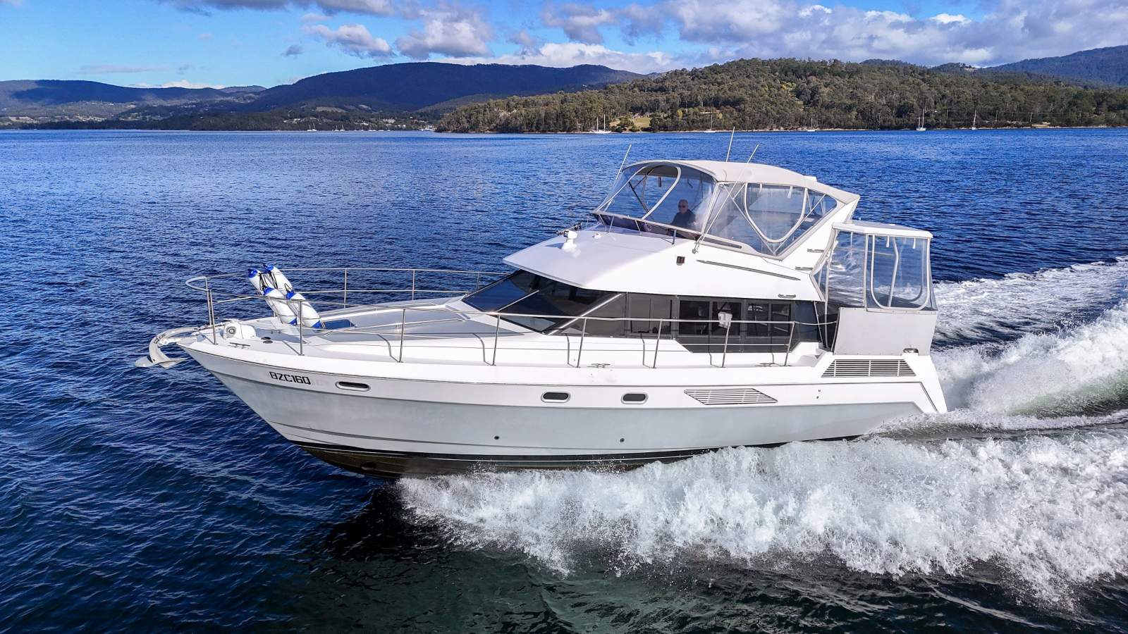Bayliner 4388 Aft Cabin REFIT 2024, BRILLIANT ACCOMODATION!!