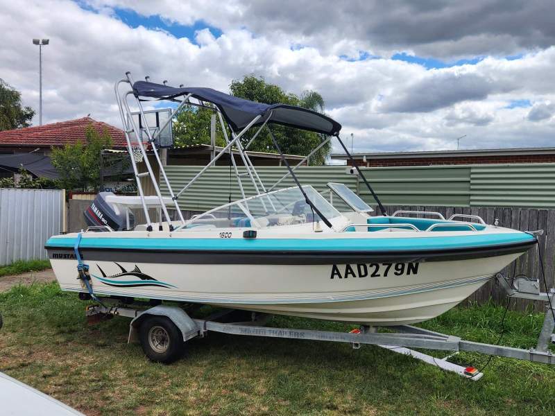 Mustang 1600 Bowrider