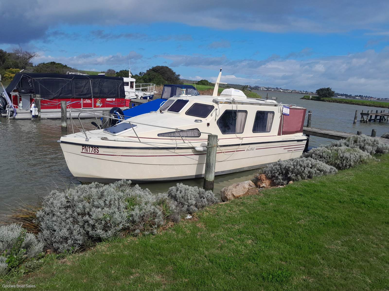Knappo River Boats Cruiser 30