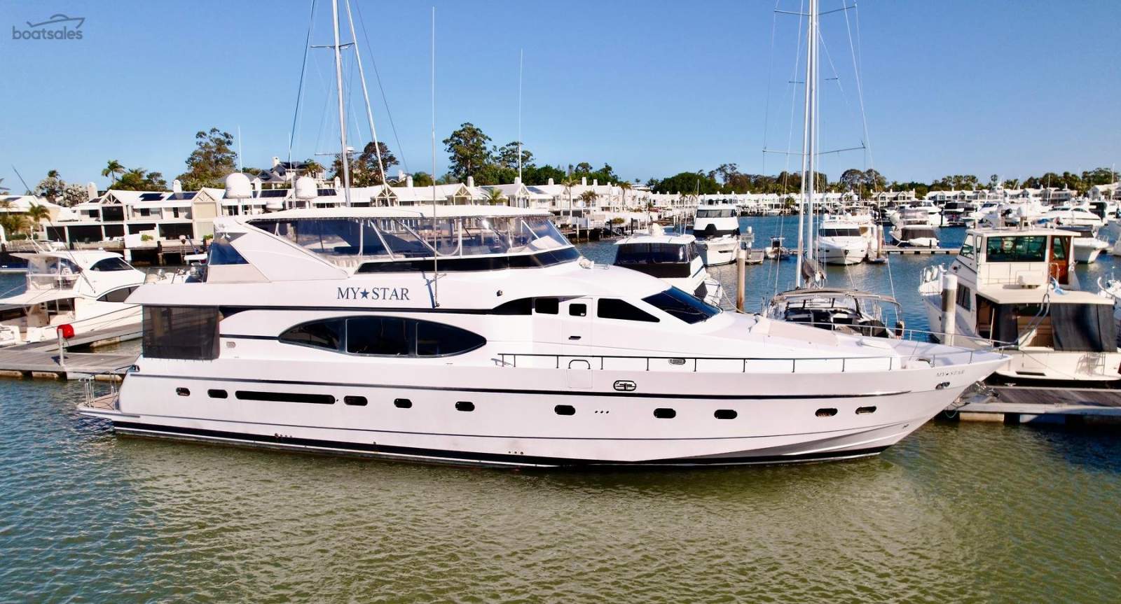 Monte Fino 86 Flybridge