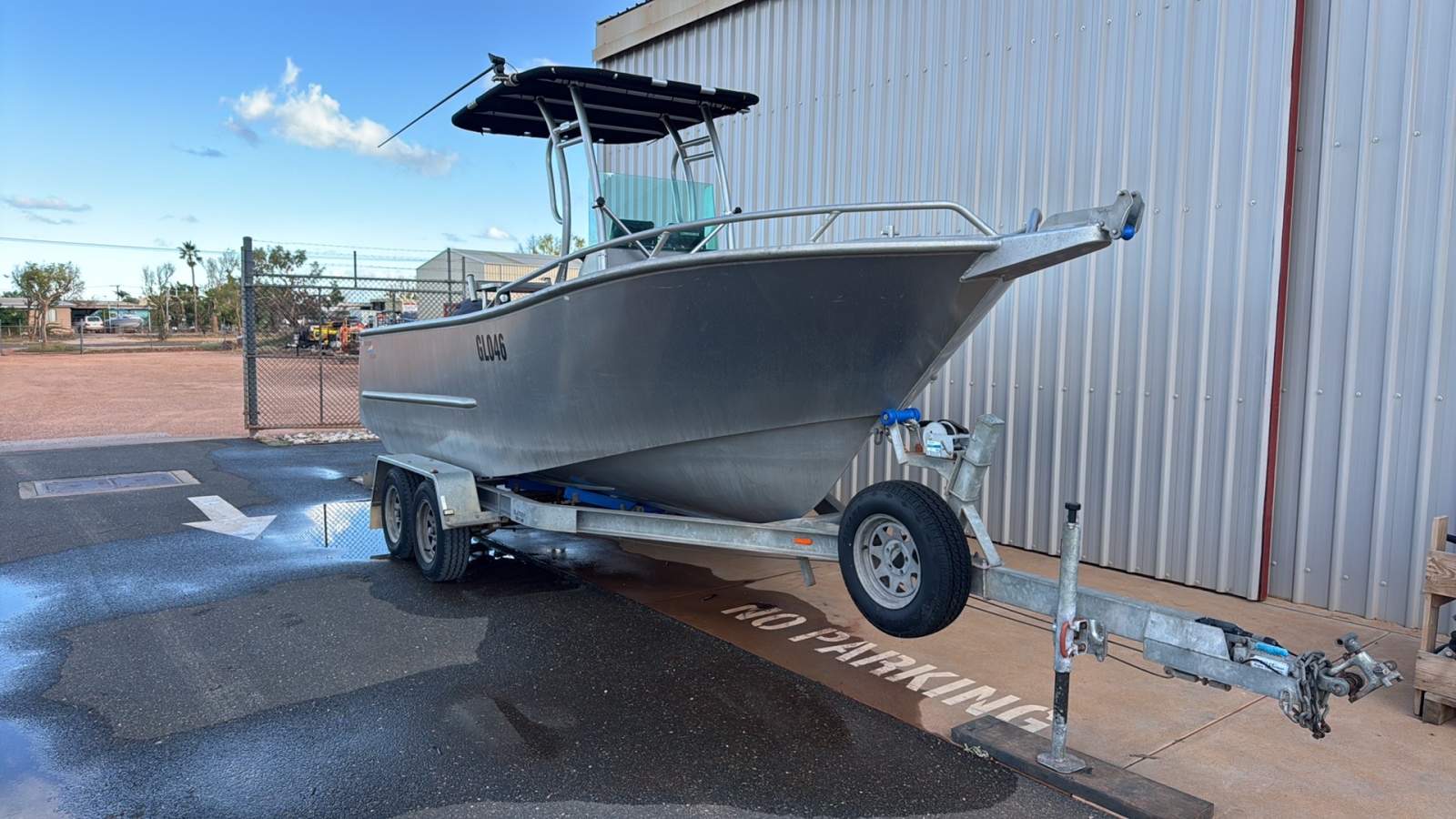 Bullet 5.60 Stinger Centre Console
