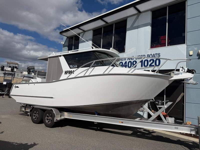 Oceanic Fabrication 7.6 Hardtop 8.5M LOA With Yamaha V6 350HP!