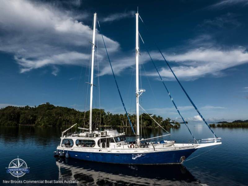 Expedition / Charter Vessel