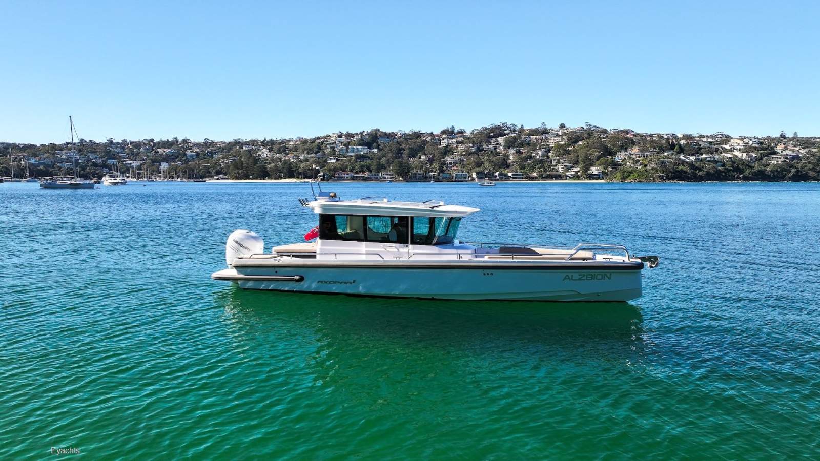 Axopar 28 Cabin