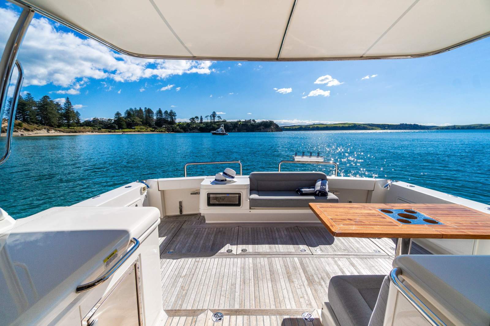 Riviera 54 Enclosed Flybridge