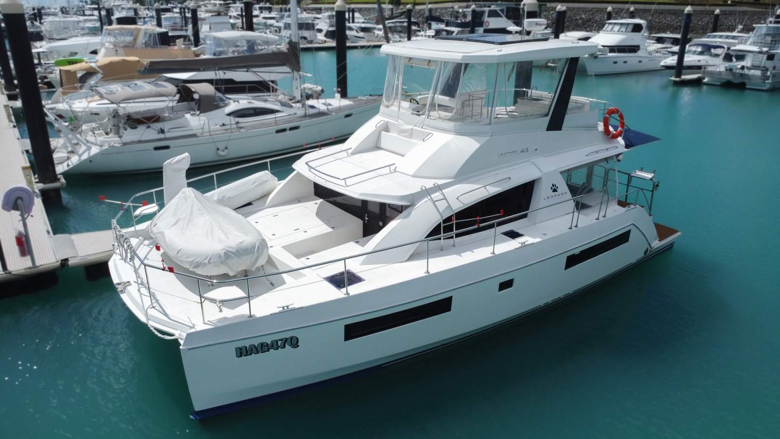 Leopard Catamarans 43 PC Owners Version