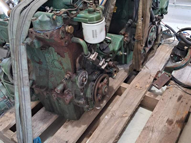 Volvo Penta D1 202 13HP engines