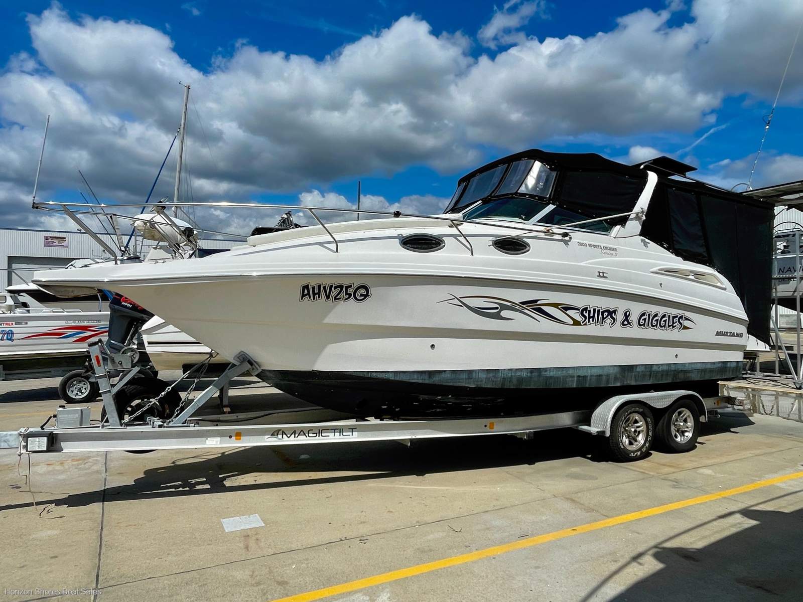 Mustang 2800 SportsCruiser Series II - 58 Hour 350HP Repower | $55K Boat Only