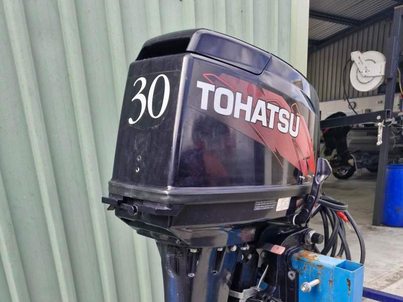 2001 Tohatsu 30hp Tiller Outboard Motor