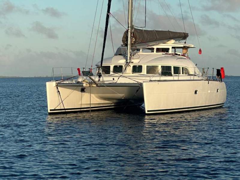 CNB Yachts Lagoon 380