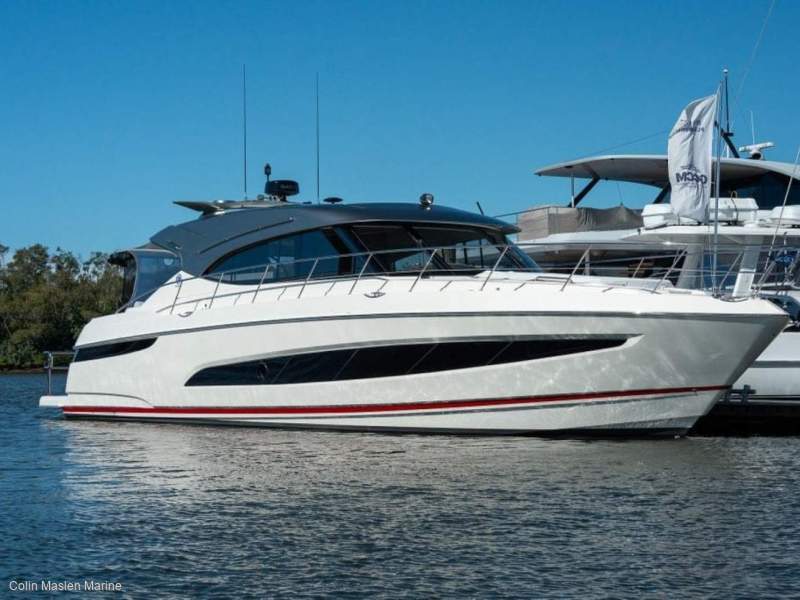 Riviera 5400 Sport Yacht Platinum Edition