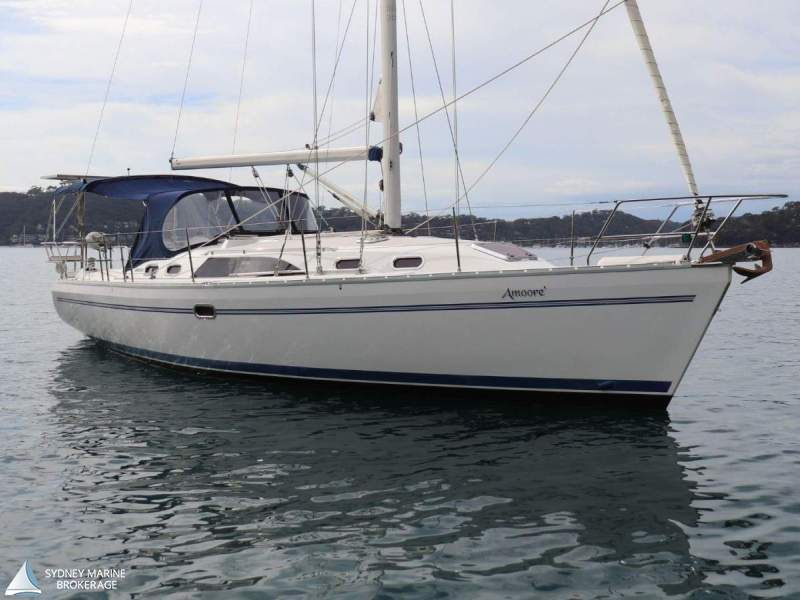 Catalina 385 'Amoore' | Luxury Cruising Yacht