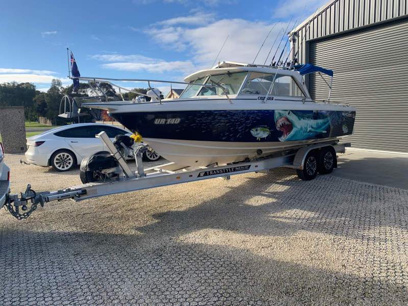 Caribbean 235 Crusader