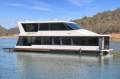 Joie de Vie Houseboat Holiday Home @ Lake Eildon:JOIE de VIE @ Lake Eildon
