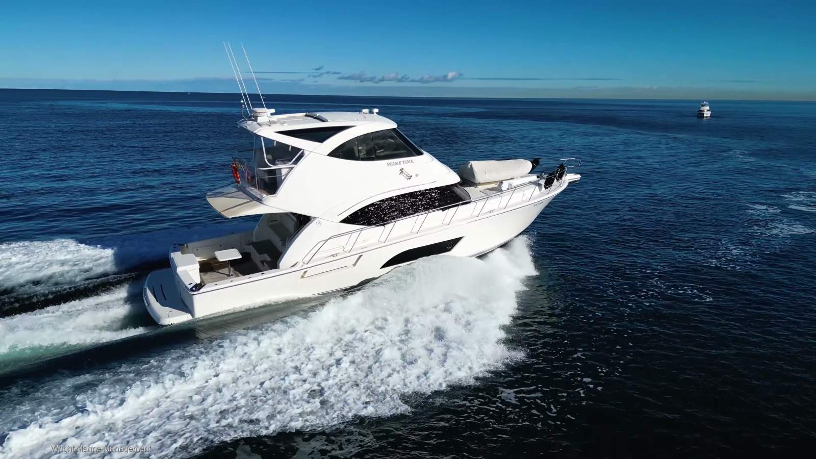 Riviera 53 Enclosed Flybridge Twin IPS