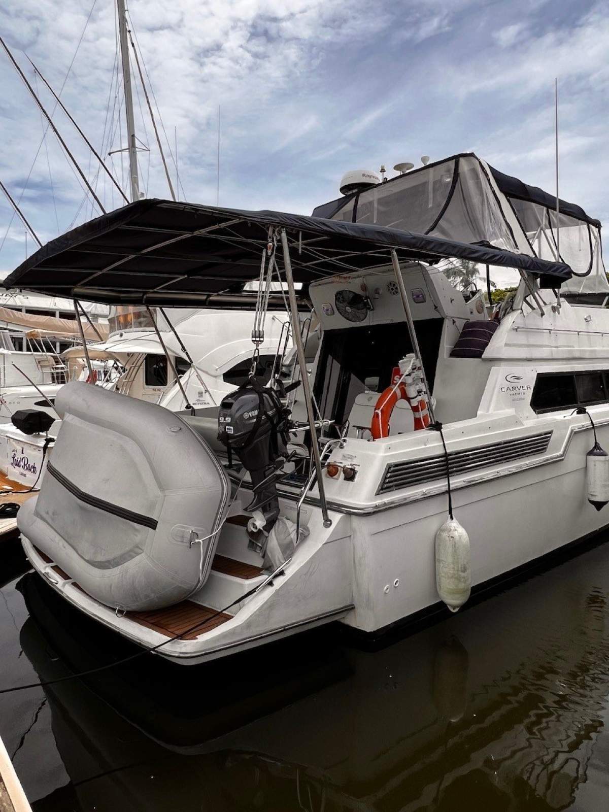 Carver 640 Santego Flybridge